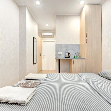 1 Room Apartment Near National Circus キエフ エクステリア 写真
