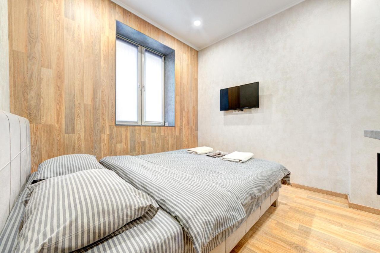 1 Room Apartment Near National Circus キエフ エクステリア 写真
