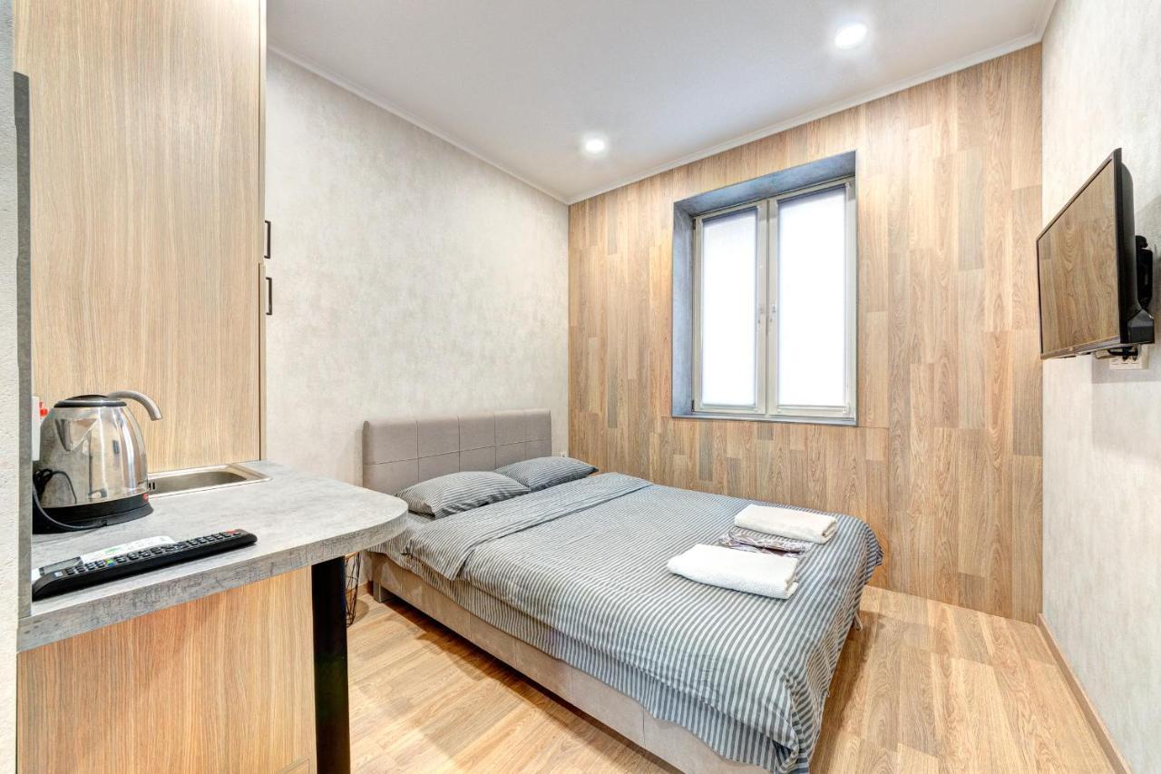 1 Room Apartment Near National Circus キエフ エクステリア 写真